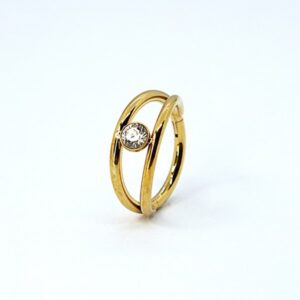 Kahe kaarega titaan rõngas kristalliga