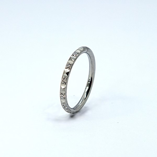 Kivikestega titaanist clicker-rõngas - Image 2