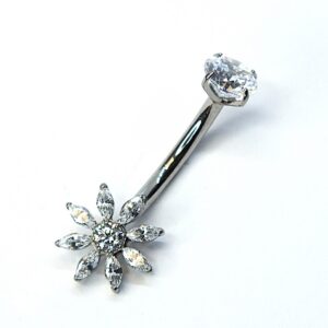 Hõbedase tooniga lillekujuline titaanist nabaneet